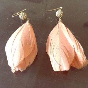 🍑 Peach feather earrings